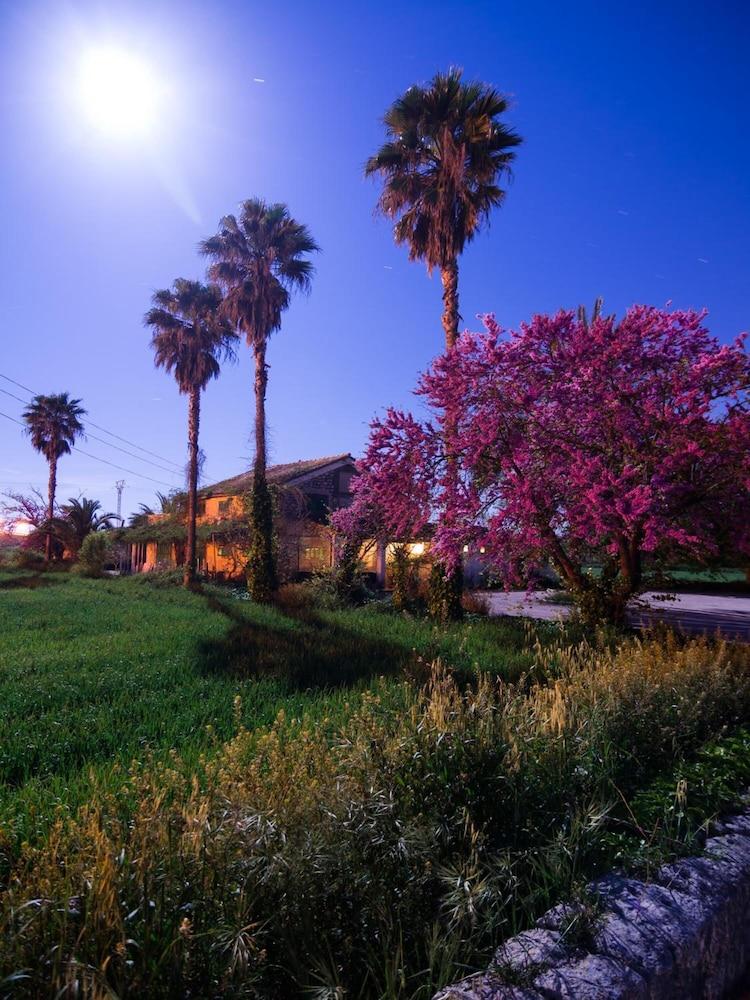 Embat - Hostel مونتويري المظهر الخارجي الصورة