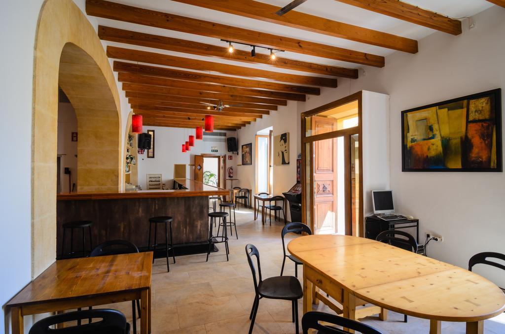 Embat - Hostel مونتويري الغرفة الصورة
